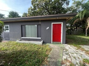 1017 Chipola Rd in Fort Pierce, FL - Building Photo - Building Photo