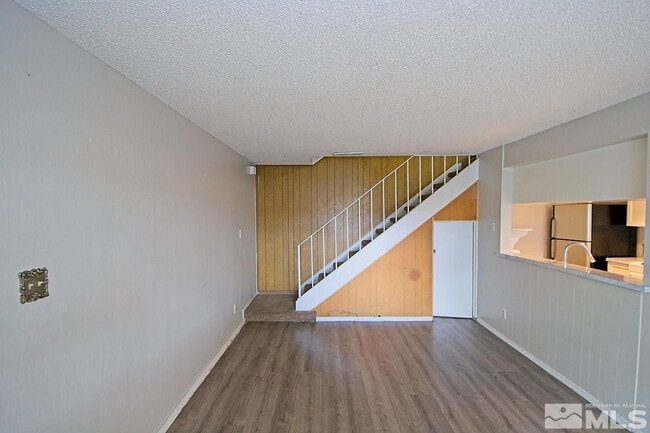 693 Pine Meadows Dr in Sparks, NV - Building Photo - Building Photo