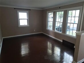 6933 Berkridge Ct in Hazelwood, MO - Building Photo - Building Photo