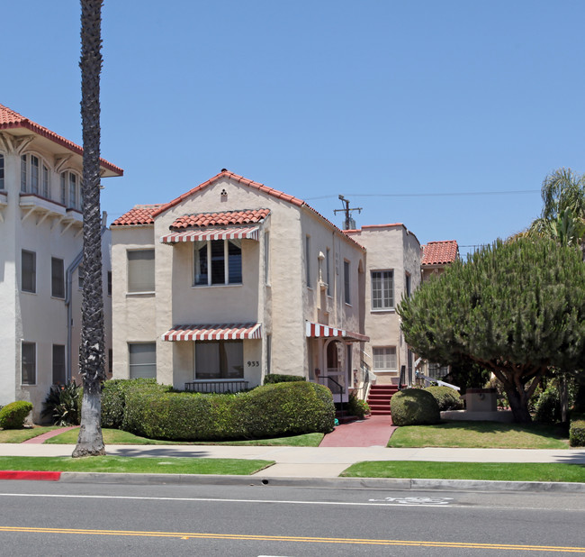 933 Ocean Ave in Santa Monica, CA - Foto de edificio - Building Photo