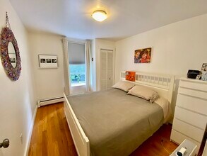 17 Perry St, Unit 2 in Brookline, MA - Building Photo - Building Photo