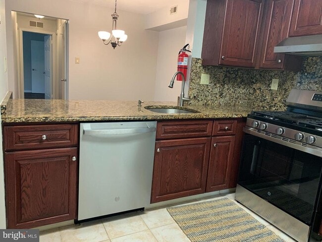 4403A Fenwick Ln in Mount Laurel, NJ - Building Photo - Building Photo