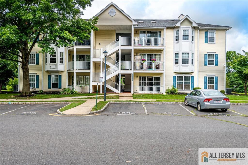 298 Wimbeldon Ct in North Brunswick, NJ - Building Photo