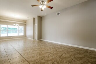 1243 Big Sky Dr in Zephyrhills, FL - Building Photo - Building Photo