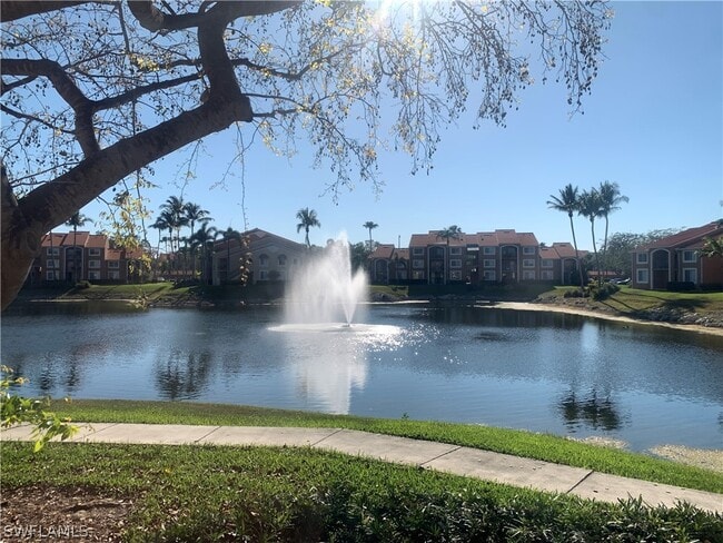 1275 Wildwood Lakes Blvd in Naples, FL - Building Photo - Building Photo