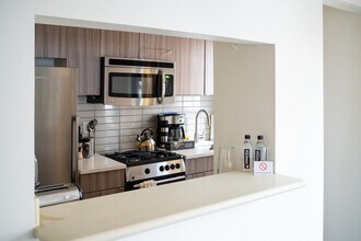 337 E 50th St in New York, NY - Building Photo - Building Photo