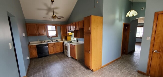 164 N Hazelwood Ave in Youngstown, OH - Building Photo - Building Photo