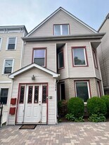 1530 W Diversey Pkwy in Chicago, IL - Building Photo