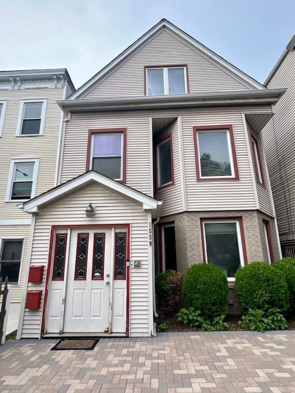 property at 1530 W Diversey Pkwy