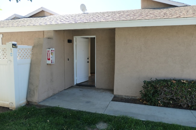 44715 La Paz Rd in Temecula, CA - Building Photo - Building Photo