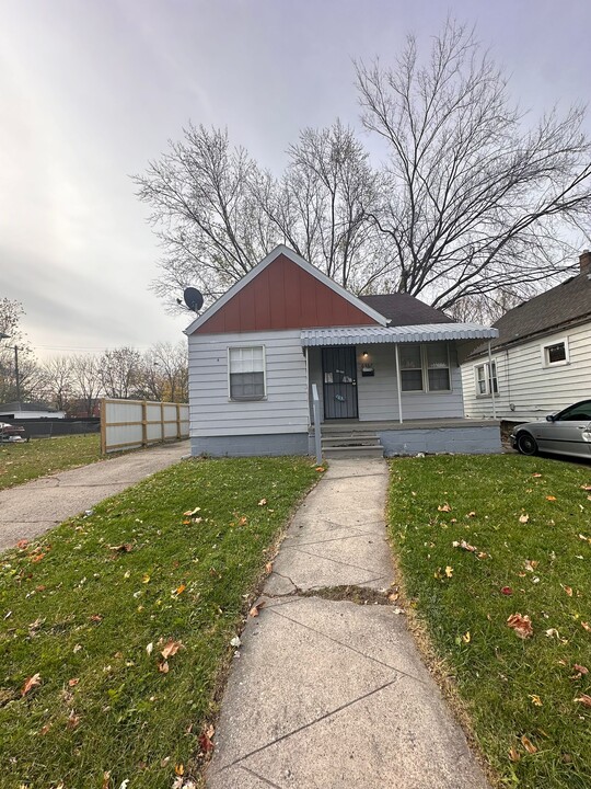 6367 Plainview Ave in Detroit, MI - Building Photo