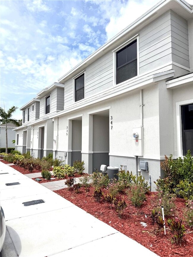 359 NE 16th St in Florida City, FL - Building Photo - Building Photo