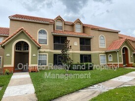 405 Fountainhead Cir in Kissimmee, FL - Building Photo