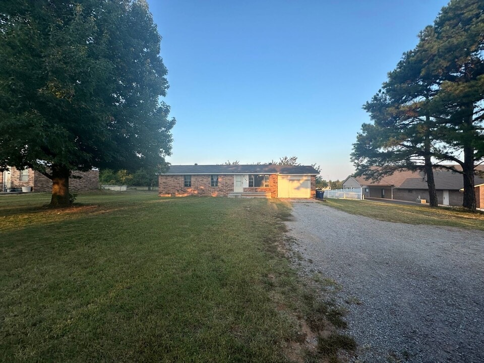 109 N Choctaw Rd in Choctaw, OK - Building Photo