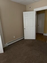 12 Annie St, Unit #1 in Berwick, ME - Building Photo - Building Photo