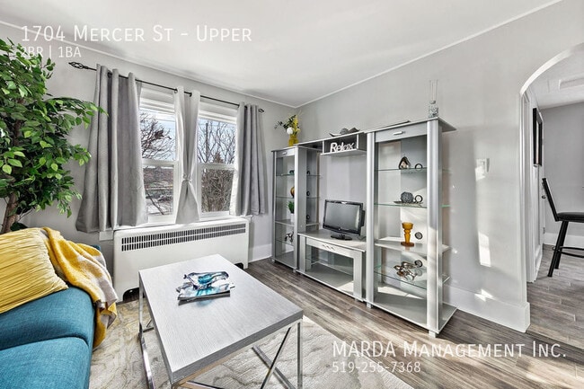 property at 1704 Mercer St