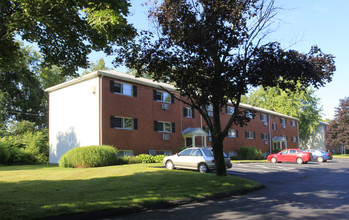 Forest Ridge Apartments in Fitchburg, MA - Building Photo - Building Photo