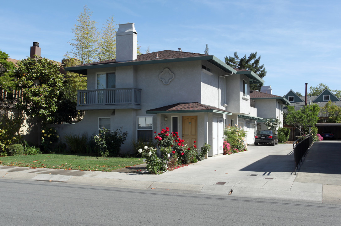 1002 Fremont St in Menlo Park, CA - Building Photo