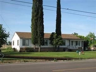 13028 Brandt Rd in Lockeford, CA - Building Photo