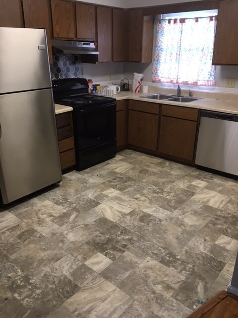 property at 3716 Pine Knoll Dr