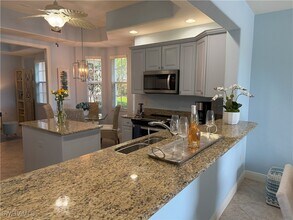 7832 Hawthorne Dr in Naples, FL - Building Photo - Building Photo