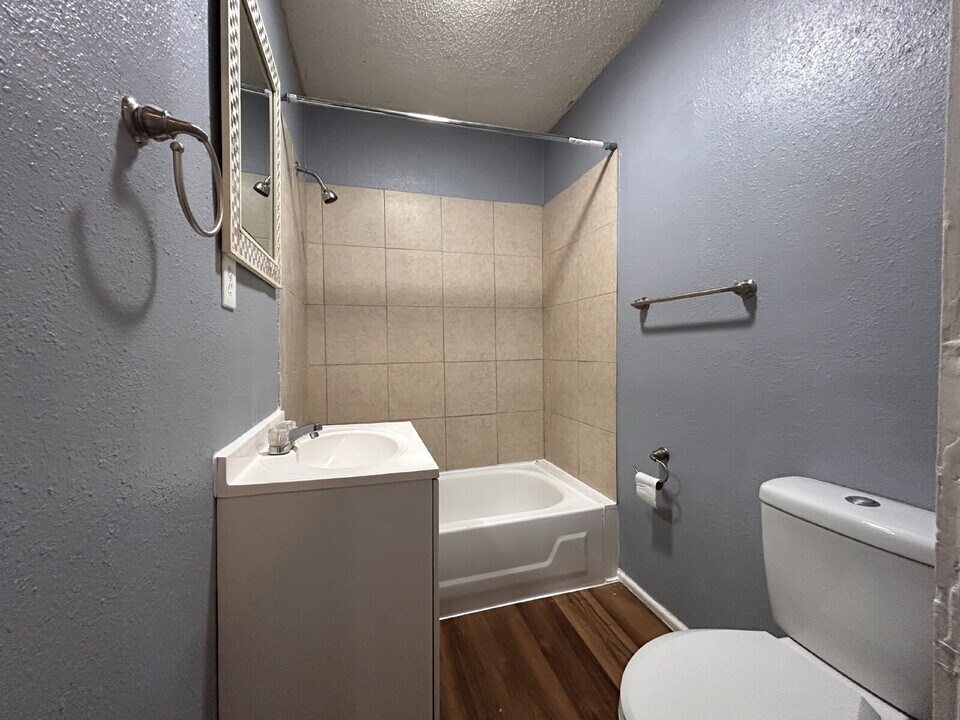 1921 27th St in Lubbock, TX - Building Photo