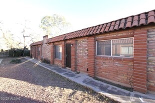 3052 N Cherry Ave, Unit 3054