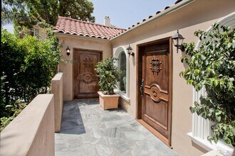 1051 S Stanley Ave in Los Angeles, CA - Building Photo - Building Photo