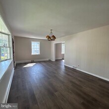 379 Dehaven St in Conshohocken, PA - Building Photo - Building Photo