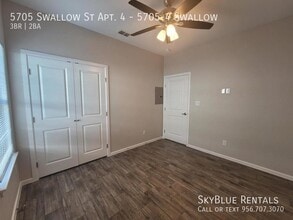 5705 Swallow St, Unit 5705-4 Swallow in McAllen, TX - Building Photo - Building Photo