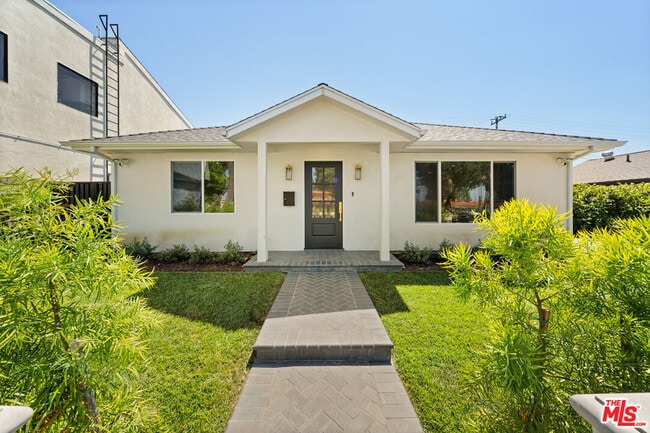 property at 2806 Pacific Coast Hwy