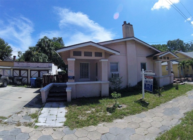 Downtown St Pete (N side) Duplex w/ 2-car gar