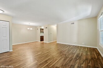 520 Shorely Dr in Barrington, IL - Building Photo - Building Photo