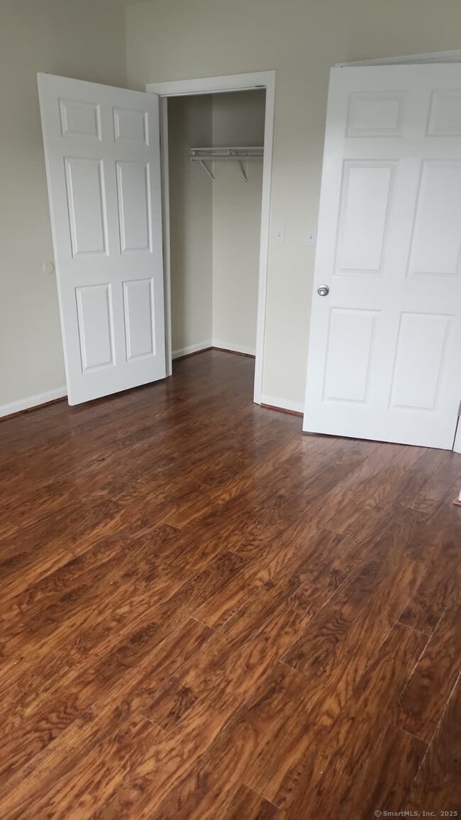 283 Waterview Ave in Bridgeport, CT - Building Photo - Building Photo