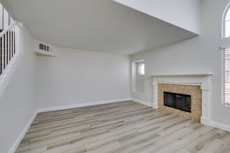 214 Luninborg St in Henderson, NV - Building Photo - Building Photo