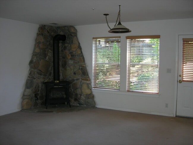 296 Miners Trail in Grass Valley, CA - Building Photo - Building Photo
