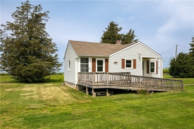 44 Paquins Ln in Portsmouth, RI - Building Photo - Building Photo