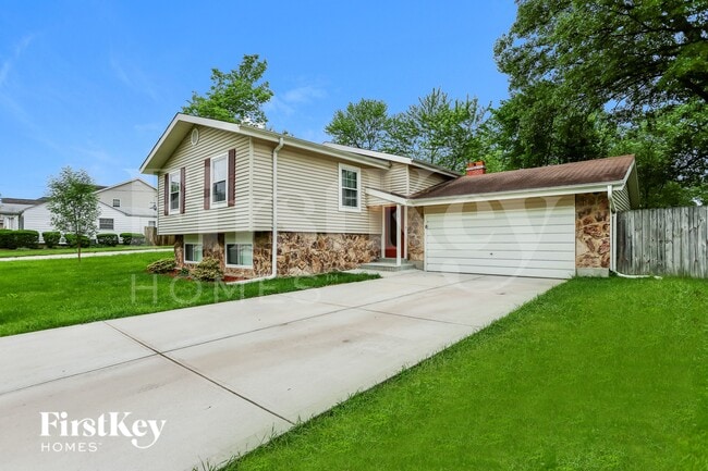 855 Windemere Ave in Des Peres, MO - Foto de edificio - Building Photo