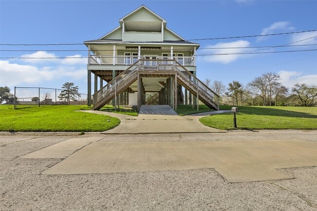 205 Rue Orleans St in Baytown, TX - Building Photo - Building Photo
