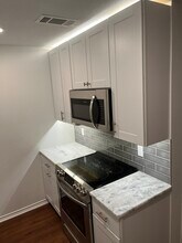 1287 Roaring Springs Rd, Unit 1287 in Fort Worth, TX - Building Photo - Building Photo