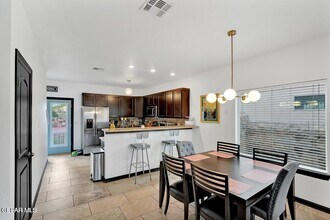 7355 Via Canutillo Dr in El Paso, TX - Foto de edificio - Building Photo