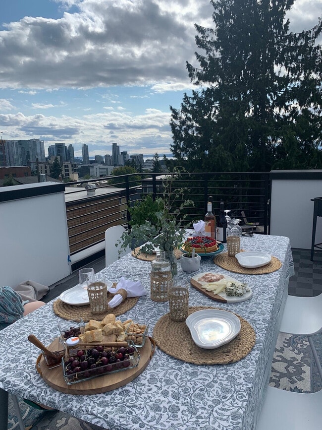 762 Belmont Pl E, Unit GO ID1036001P in Seattle, WA - Building Photo - Building Photo