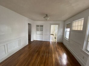 86 Beechcroft St, Unit 2 in Boston, MA - Foto de edificio - Building Photo