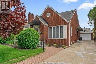 4531 Pleasant Pl in Windsor, ON - Building Photo
