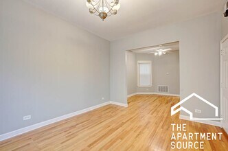 3528 W Palmer St, Unit 2 in Chicago, IL - Foto de edificio - Building Photo