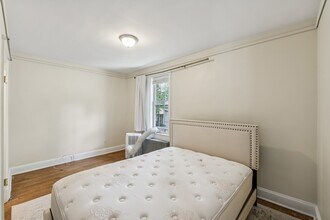 7504 Hopkins Ave in College Park, MD - Foto de edificio - Building Photo