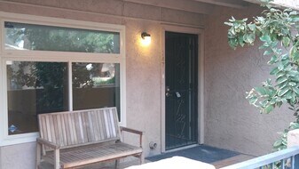 10828 N Biltmore Dr in Phoenix, AZ - Building Photo