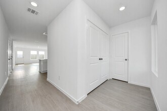 25524 Roy Rogers Rd in Splendora, TX - Building Photo - Building Photo