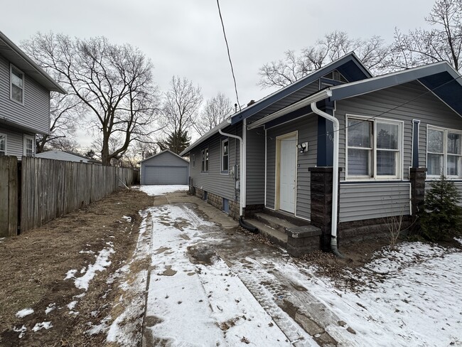 409 Barnum Rd in Rockford, IL - Building Photo - Building Photo