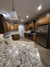 205 Oakwood Dr in Lake Charles, LA - Building Photo - Building Photo